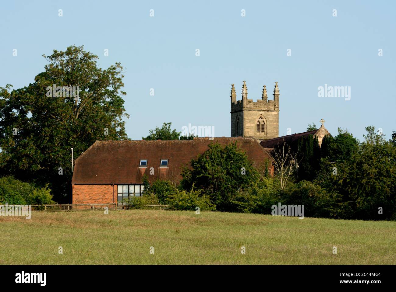 St. Michael`s Church and Church Centre, Budbrooke, Warwickshire, England, Großbritannien Stockfoto